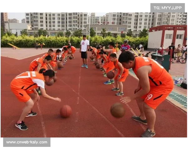篮球训练营技巧教学，吸引青少年参与