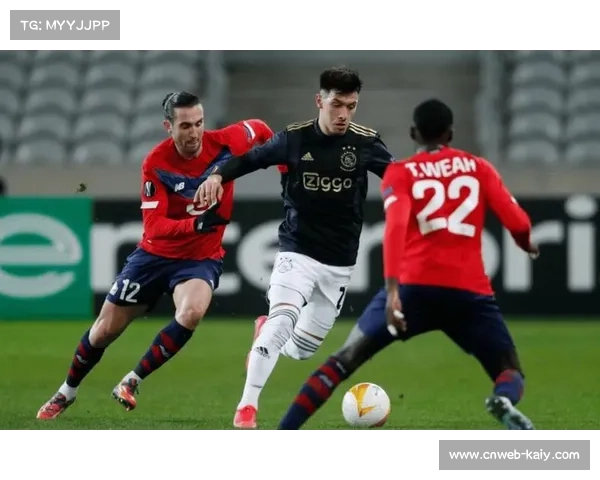 里尔1-0半场领先马赛，戴维头球破门